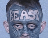 见过他吗？澳男遭警方通缉，脸上有独特纹身（组图）