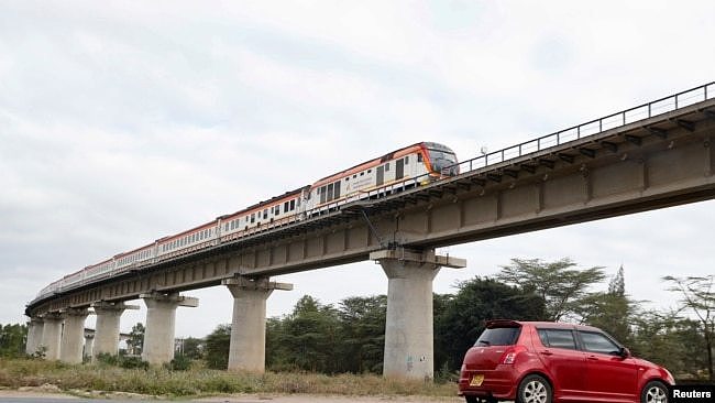 资料照片：肯尼亚的蒙巴萨-内罗毕标轨铁路。