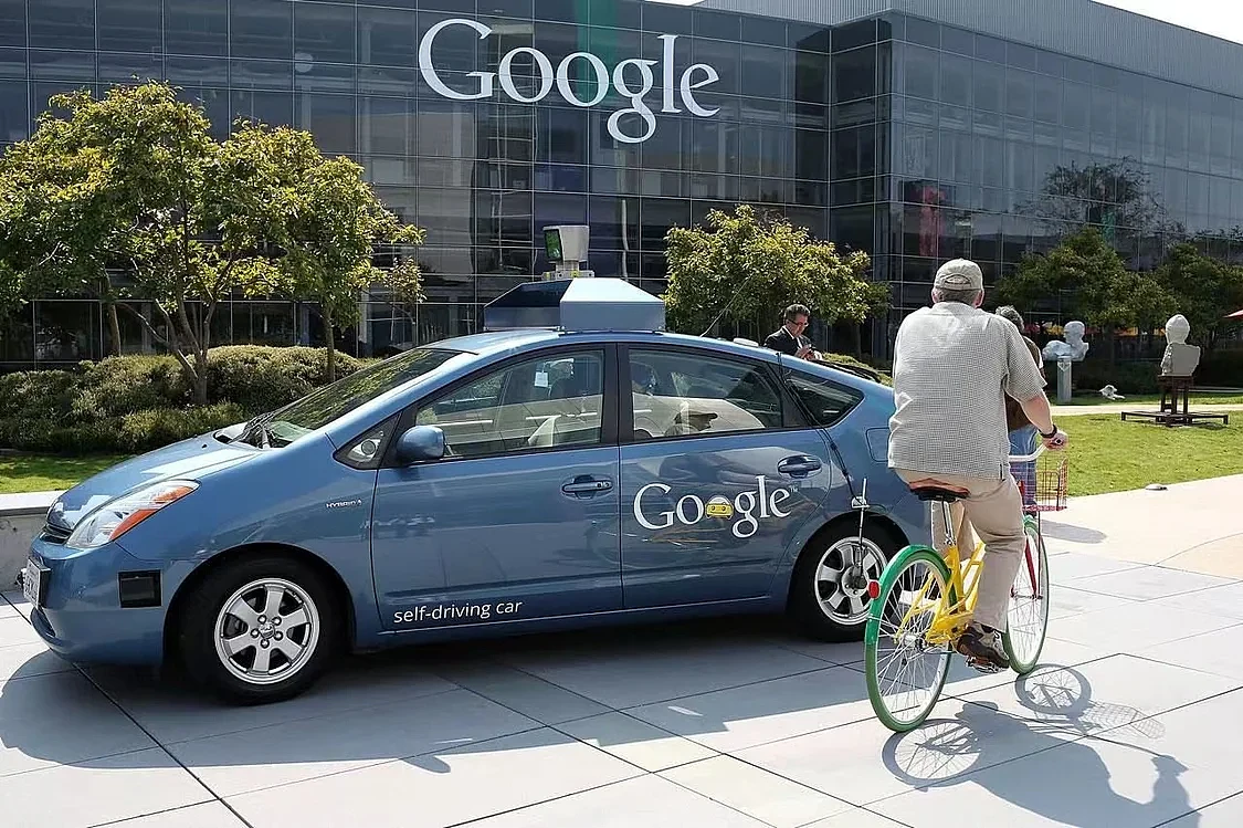 Google X孵化出了自动驾驶汽车