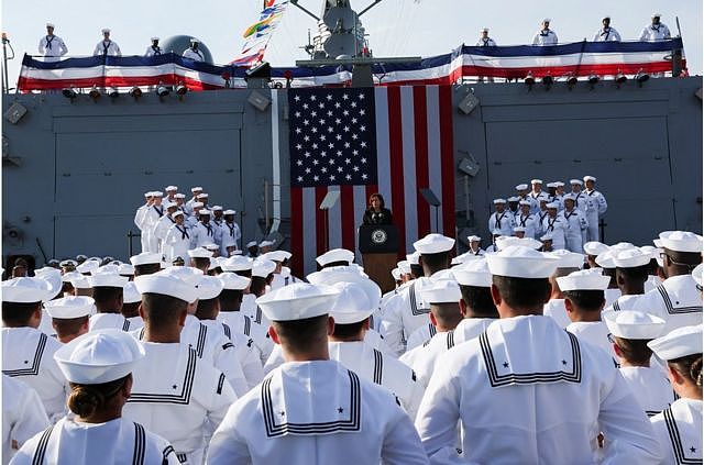 9月28日，哈里斯在日本横须贺海军基地访问时对美军发表讲话。