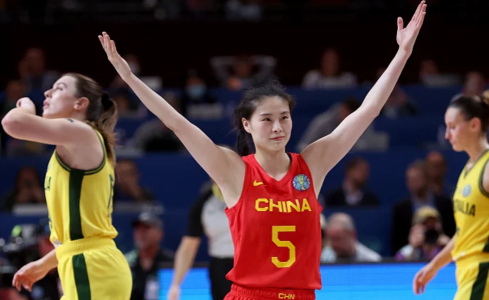 2分憾负中国队后，澳洲女篮名将宣布退役！曾在奥运赛场拥抱姚明（组图） - 3