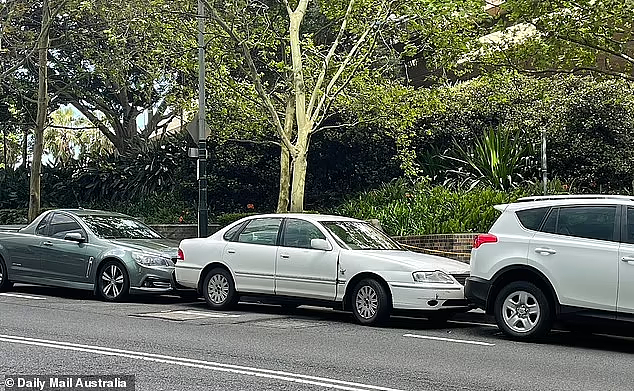 车位太窄！悉尼CBD司机停车失败，刮坏前后两辆车（组图） - 6