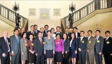 泰国华裔女总理英拉，被迫下台沦为逃犯，辗转到中国成为董事长（组图） - 7