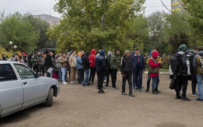 普京宣布动员近2周 超70万俄罗斯人出逃