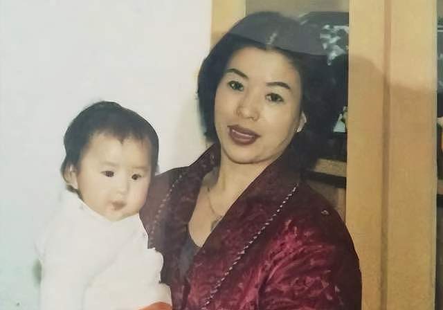 300年来第一人！牛津大学华裔女辩手：华裔女性有野心，没有错（组图） - 1