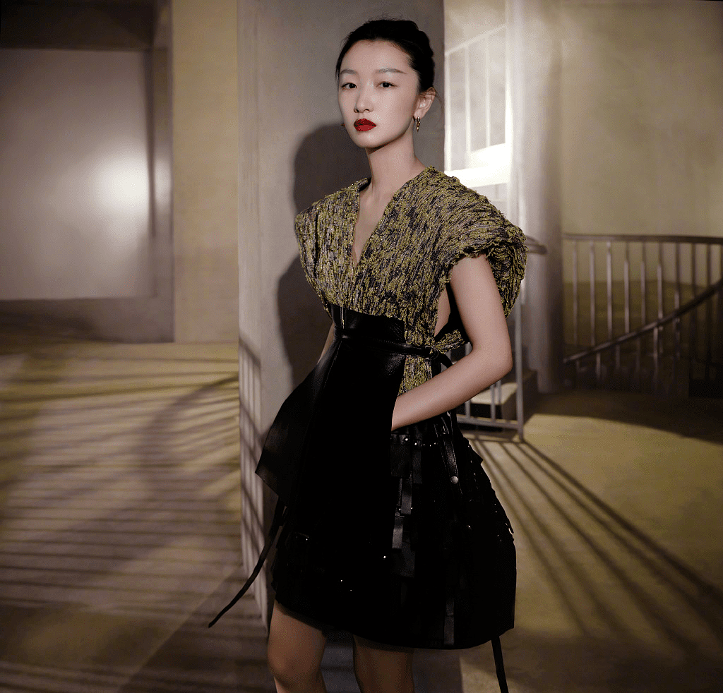 参加巴黎时装周的8位华人明星：周杰伦打扮另类，谷爱凌妆容显老 （组图） - 23