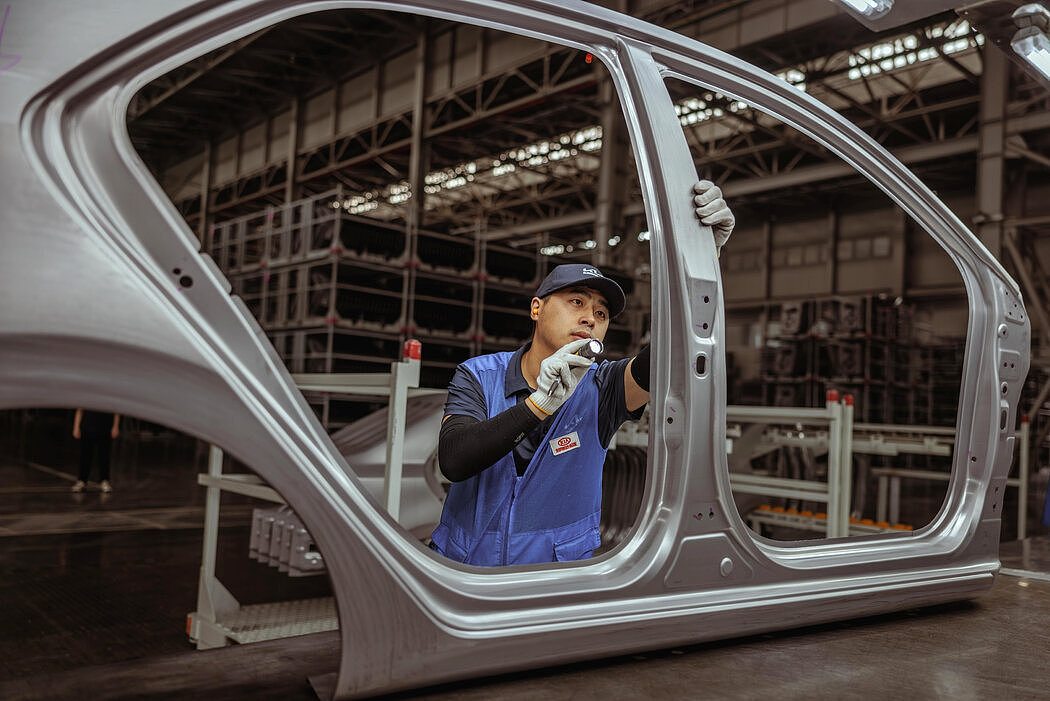 中国盐城的一家汽车厂。 工厂是中国另一个耗电量可观的类别，也在削减运营或关闭。