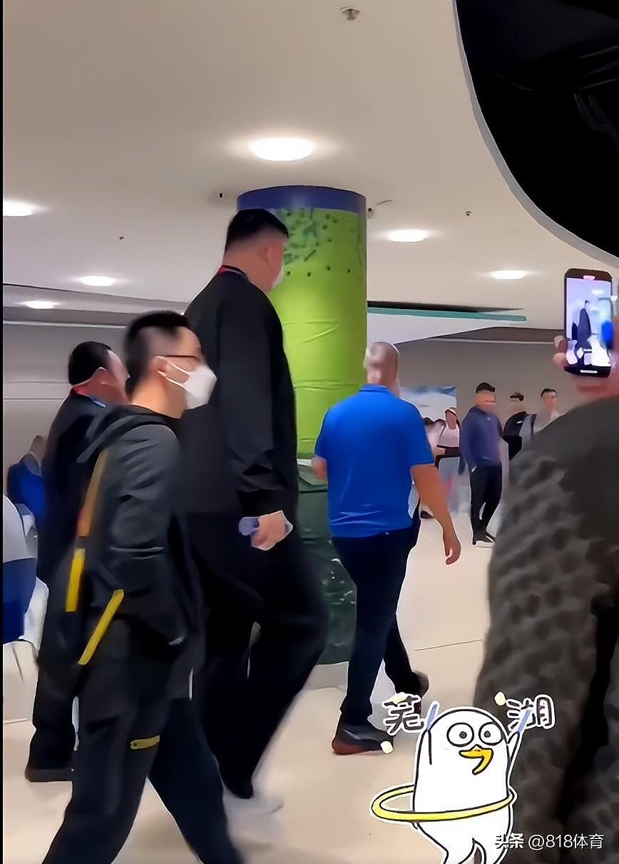 拉风！姚明带5名保镖悉尼出街，2米26巨人引华人球迷惊呼：我的妈呀（组图） - 6