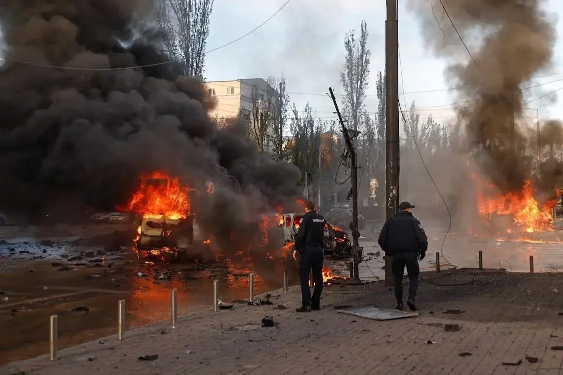 乌克兰全境遭俄军轰炸 俄媒：总指挥开始上班了