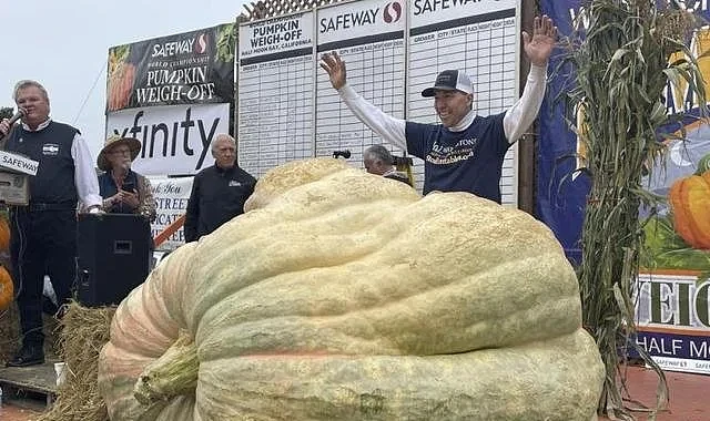刷新纪录：教师种出1.16吨巨型南瓜，获奖$2.3万（图） - 1