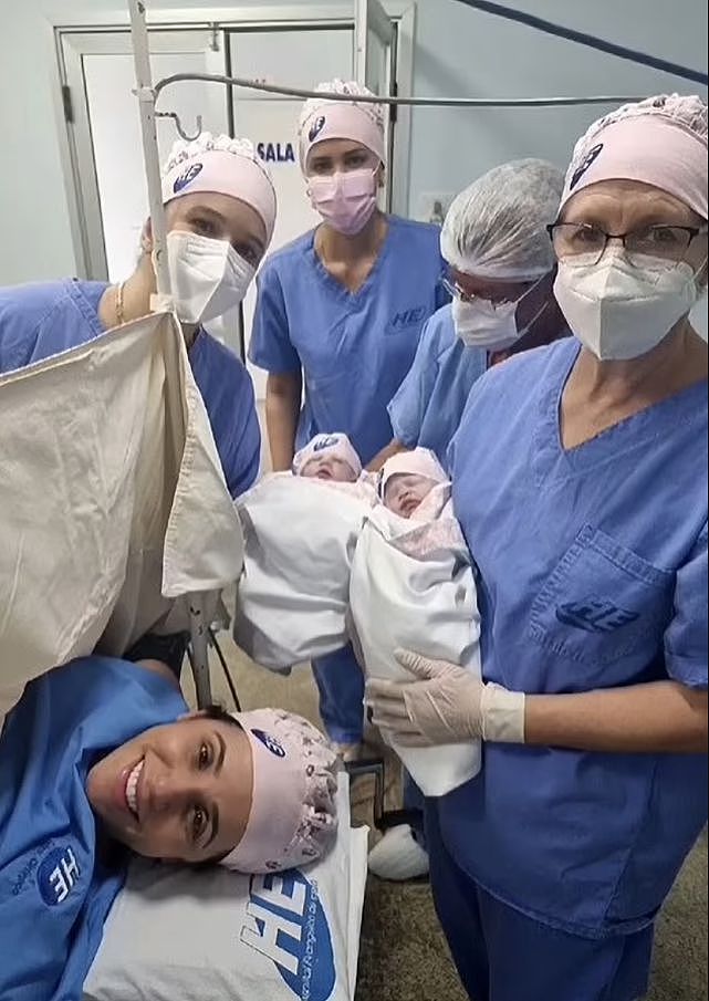 生命神奇！巴西女婴出生时仍裹在羊膜囊内，概率仅8万分之一（组图） - 2