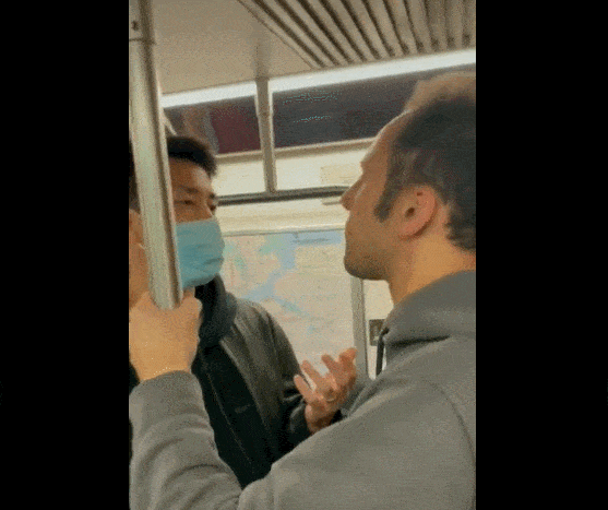 纽约地铁一男子要亚裔夫妇摘口罩：新冠不存在（组图） - 2
