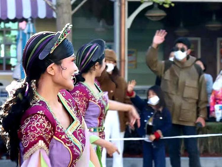 杜江夫妇带俩娃出游，霍思燕素颜眼睛变小，嗯哼跟同行女孩都像她（组图） - 9