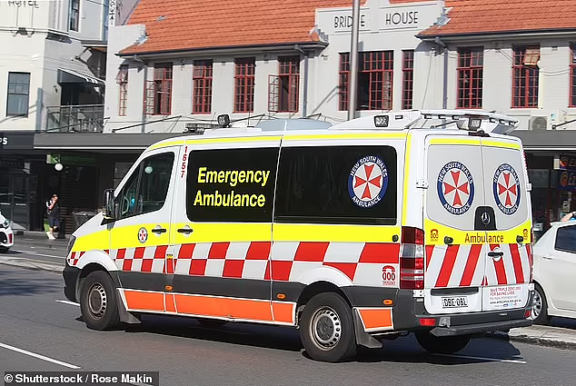 悉尼华人区男子重伤倒在路中央，紧急送医！周围交通受阻（图） - 2