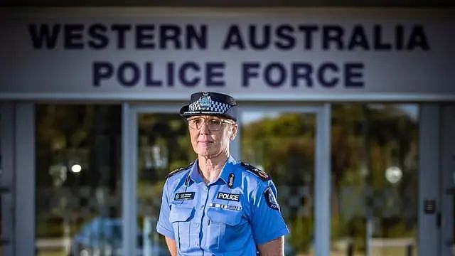 因摸女同事胸部被开除，西澳警方内部制裁持续升级，解雇人数翻番（组图） - 3