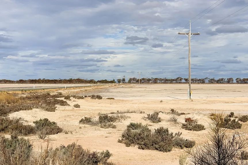 卫星图像发现西澳农村土地被“薅秃”，当地政府被罚7.5万（组图） - 3