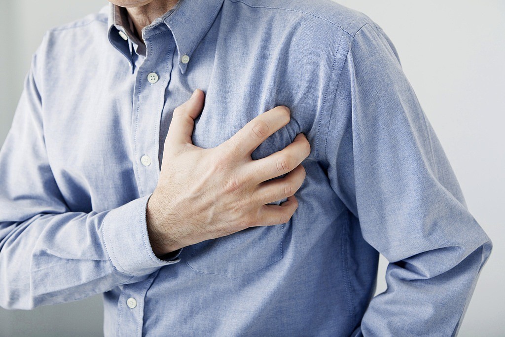 有研究指出，新冠肺炎确诊一周内心肌梗塞、中风等动脉血栓的发生机率增加21倍。 （示意图／Shutterstock ）