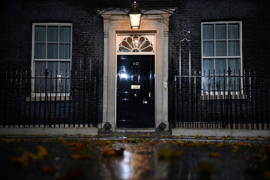 英国首相官邸唐宁街10号正门。