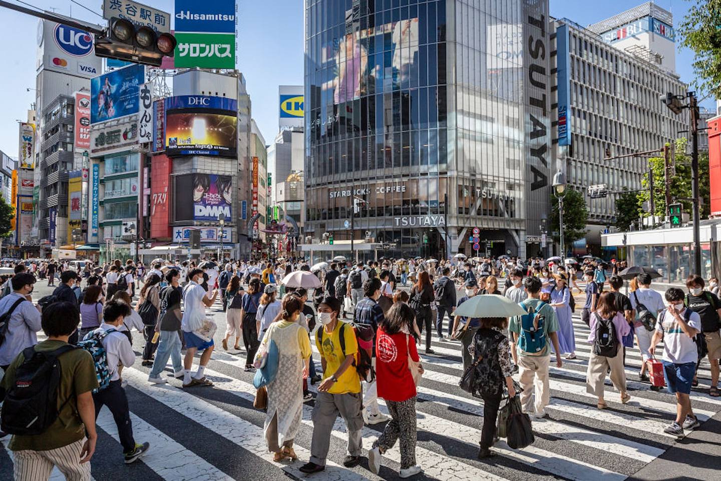 图为2022年7月29日在日本东京涩谷街头（Getty）