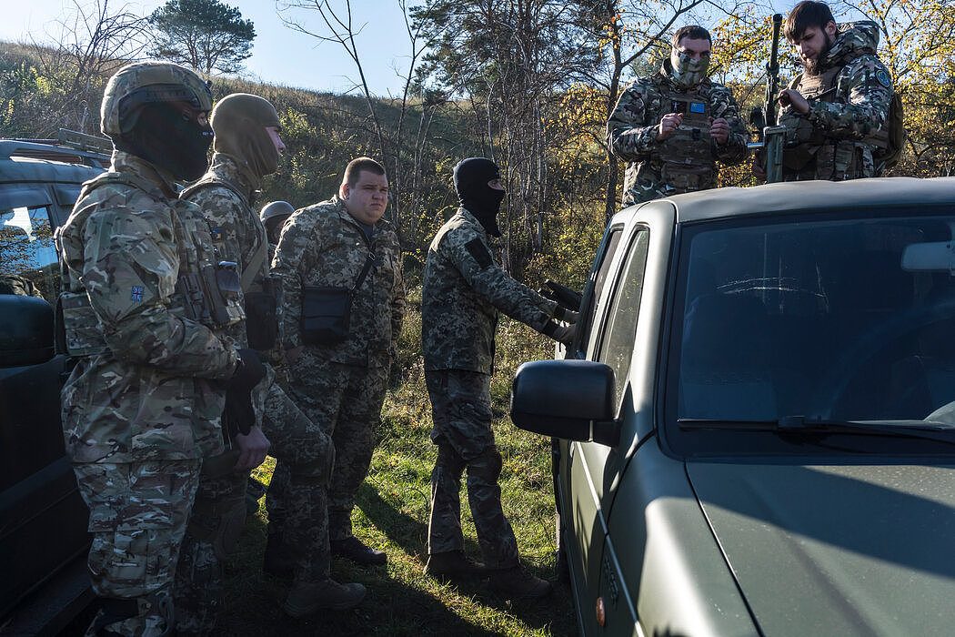 10月，乌克兰军人在基辅训练。俄罗斯指责乌克兰准备使用脏弹。