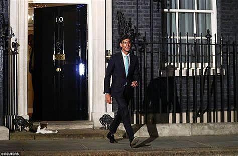 英国每位首相都有自己的讲台，1.67米苏纳克的最矮，还是旧的（组图） - 4