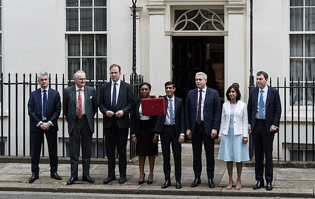 英国每位首相都有自己的讲台，1.67米苏纳克的最矮，还是旧的（组图） - 6