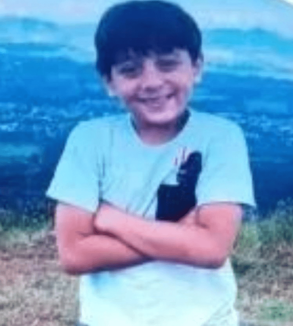 巴西10岁男孩偷玩叔叔的枪，意外射中自己的头部身亡 （组图） - 2