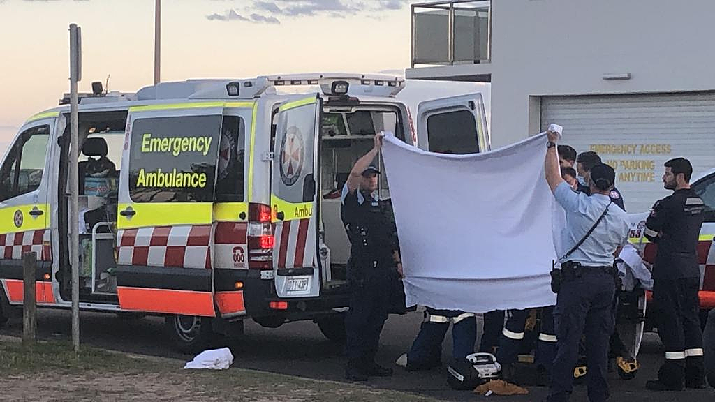 悉尼海滩发生事故，亚裔男子疑似脊椎重伤送医（图） - 2