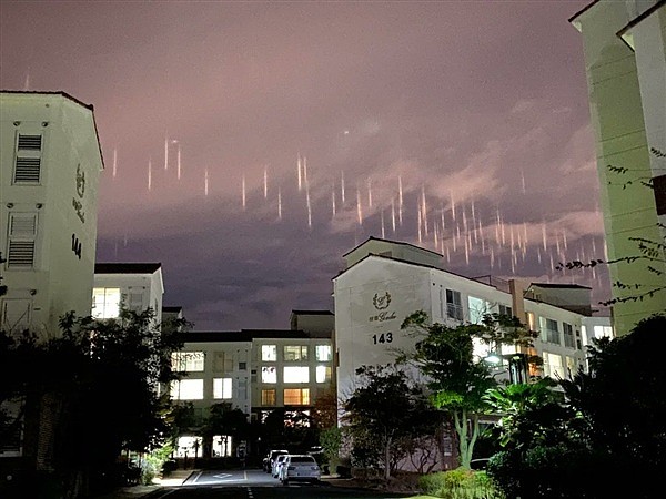 外星人来地球了？韩国济州岛夜空出现不明“光柱” 官方回应揭秘背后原因