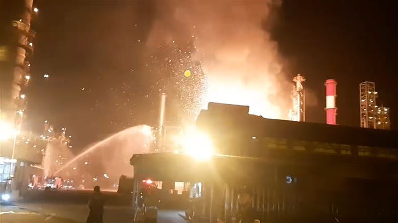 中油大林煉油廠起火，初步排除人為疏失。（圖／翻攝畫面）