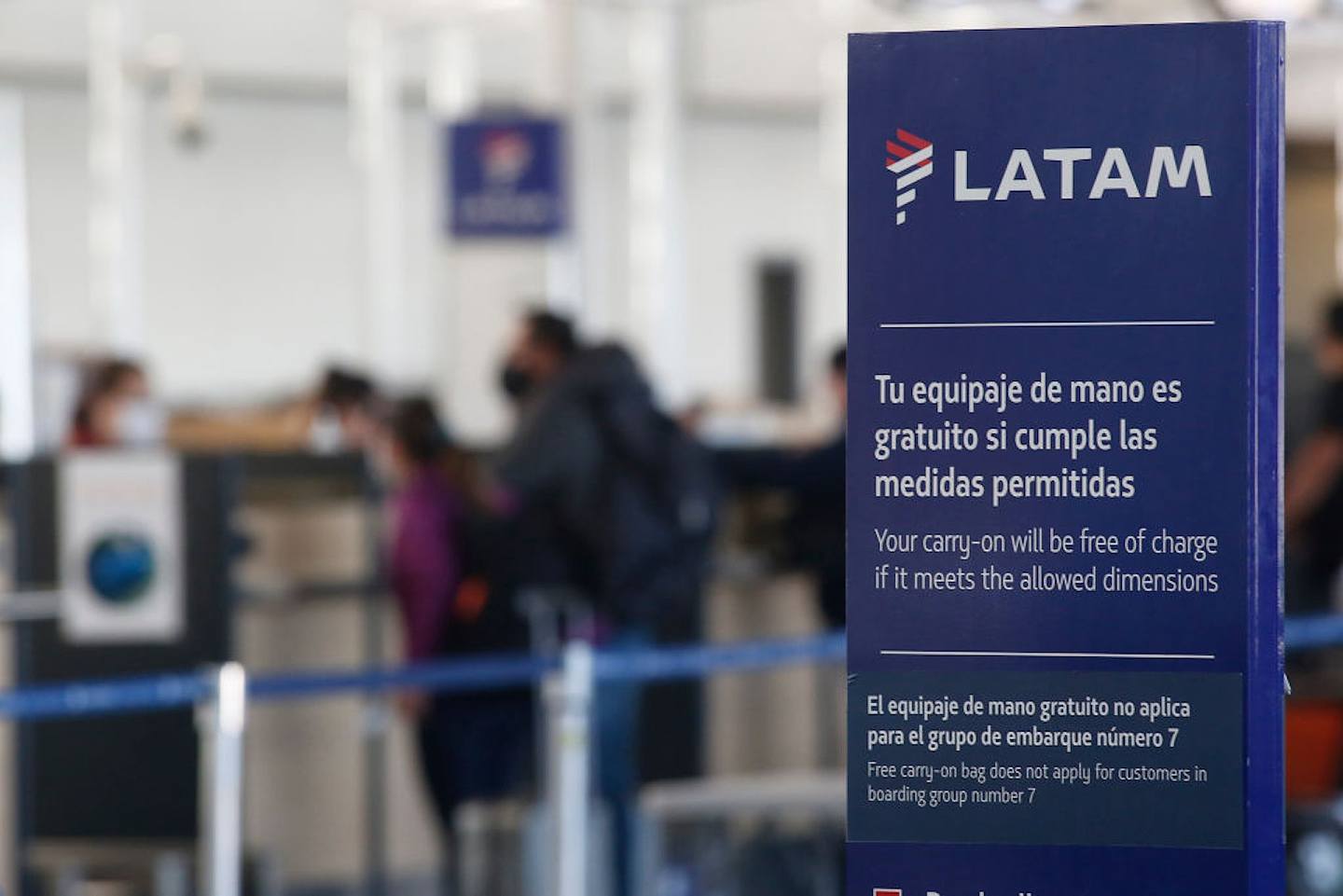智利南美航空（LATAM Airlines）一架空巴A320客機，日前從首都聖地牙哥起飛後，在飛行途中遭遇亂流與劇烈變化的天候狀況，造成機鼻等多處嚴重受損，被迫緊急迫降巴拉圭其他城市。（示意圖，GettyImages）