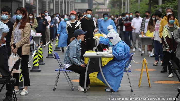 China Peking | Massentest nach Anstieg von Coronavirusfällen