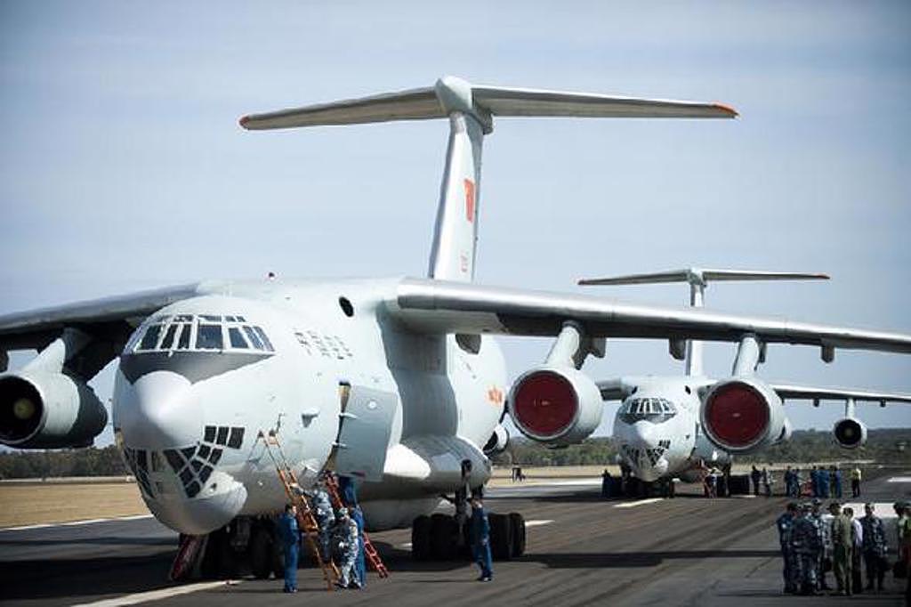 中国曾向尝试向俄罗斯购买伊尔-78（图）空中加油机遭拒，最后是乌克兰卖了3架给中国，中国也借着空中加油机基础技术改造出国产的运油-20大型空中加油机。 （图／新华社）