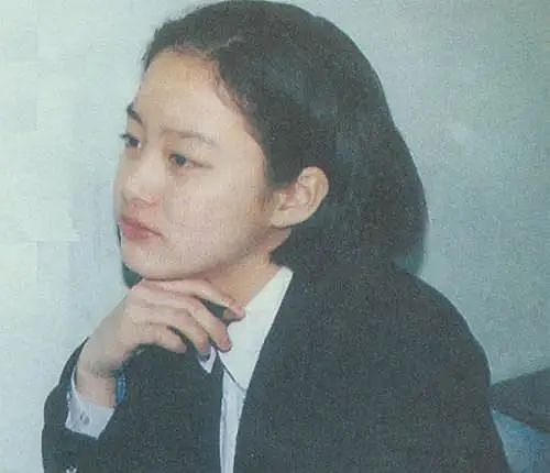 “韩国第一美女”金泰熙：出身豪门，名校毕业，下嫁“天王”（组图） - 4