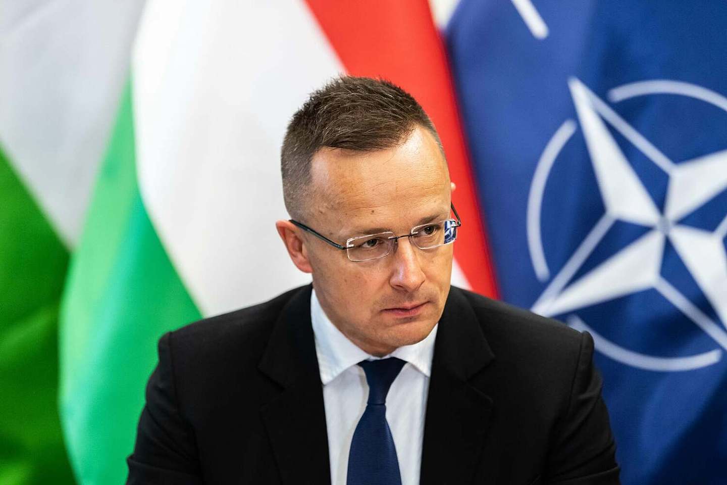 匈牙利外交部长西雅尔多（Peter Szijjarto）同日立刻发声，匈牙利不会出资新的对乌财政援助。 撷取自Peter Szijjarto的脸书