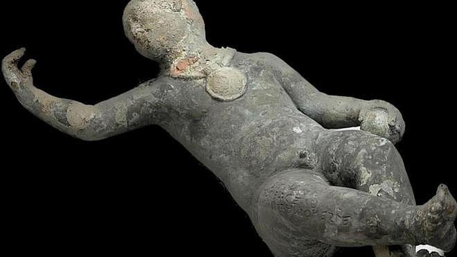 意大利挖出2300年前大量青铜器，专家称将“改写历史”（组图） - 1