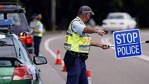 悉尼男子用后备箱载人被捕，涉及酒驾、无证驾驶等罪名（图） - 2