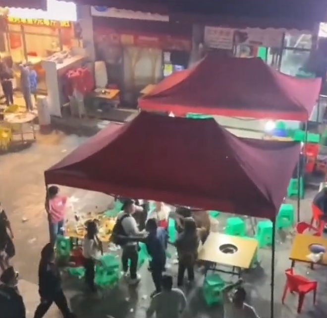 重庆3名醉酒女子深夜扰民惹众怒遭群殴，律师：动手可能被追责（视频/组图） - 2