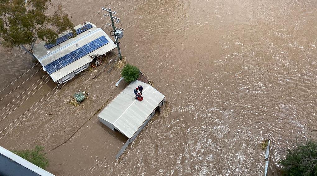 洪水席卷新州，大坝决堤，多地居民被迫撤离！道路和桥梁也被冲毁（组图） - 4