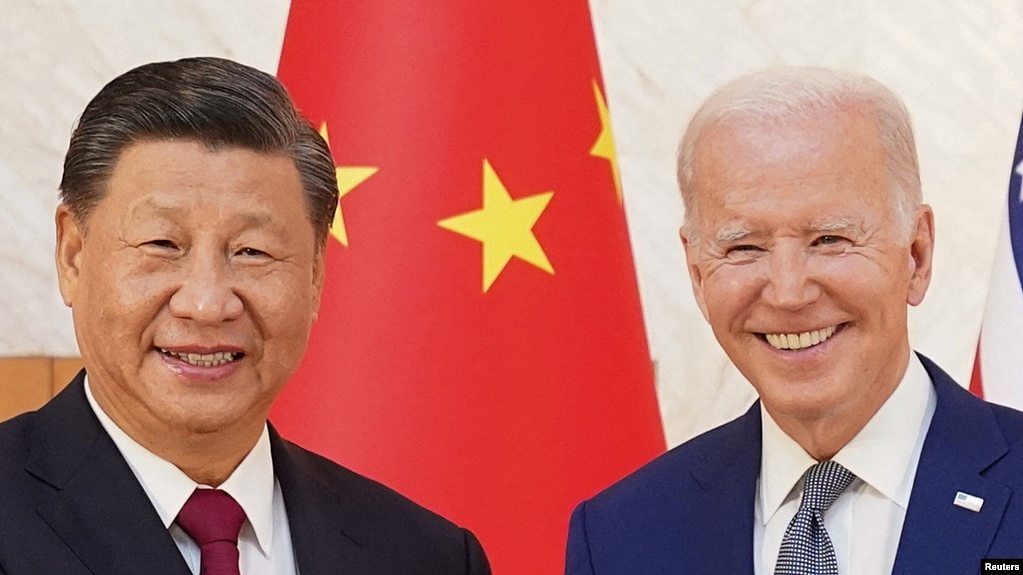 2022年11月14日，美国总统拜登与中国国家主席习近平在印尼巴厘岛20国集团峰会间隙举行会晤。（路透社）