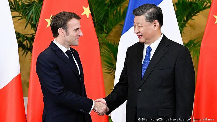 法国总统府在会晤结束之后发表的声明中指出：“（马克龙）总统对俄罗斯选择在乌克兰继续这场战争深表关切。”马克龙在会晤中表示：“这场冲突的后果已经超出了欧洲的边界，法国和中国应通过密切合作加以克服。”