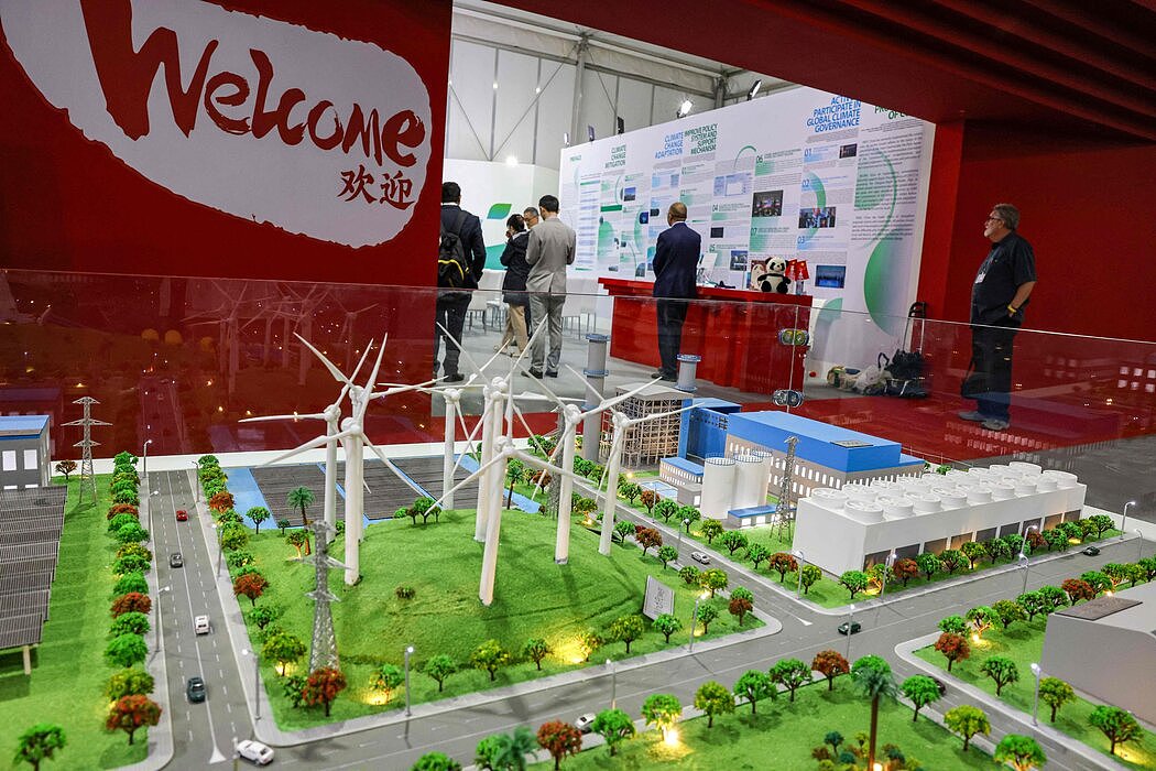 埃及联合国气候大会中国馆中的展品，各国代表希望习近平和拜登的会谈能带来好消息，激发更进取的气候行动。