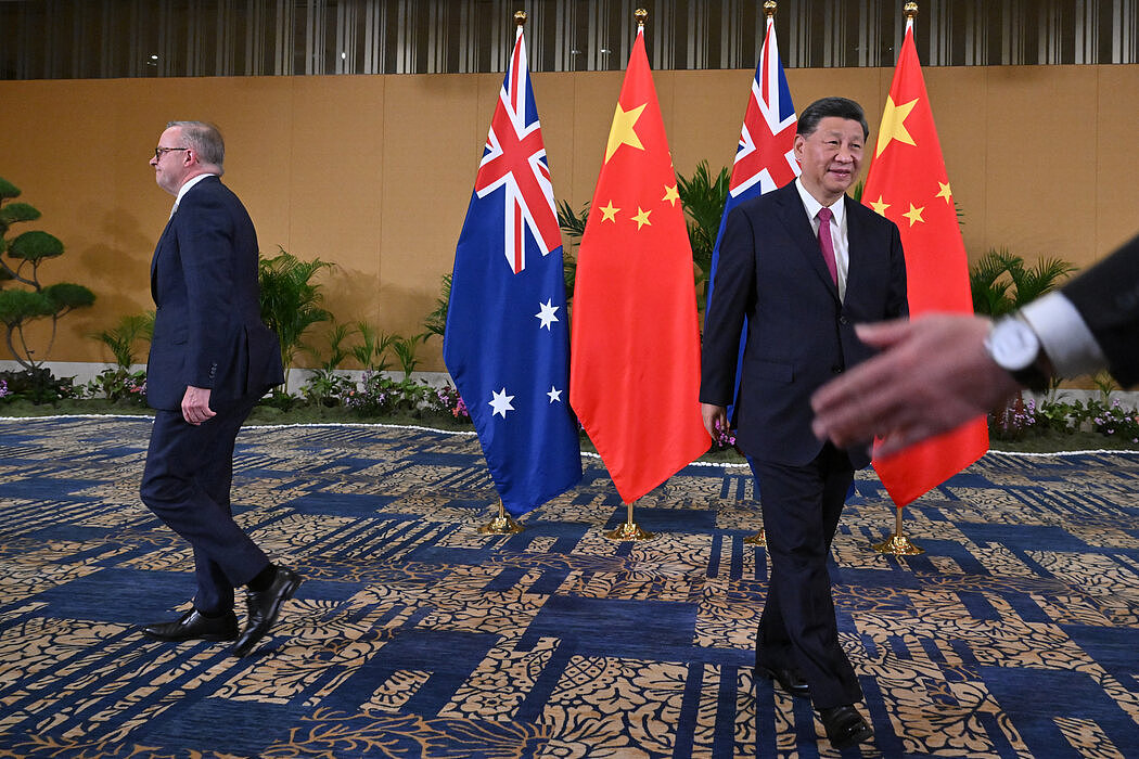 澳大利亚总理阿尔巴内塞称他在G20峰会上与中国国家主席习近平的会晤是两国关系“朝着稳定迈出的重要一步”，但表示分歧依然存在。