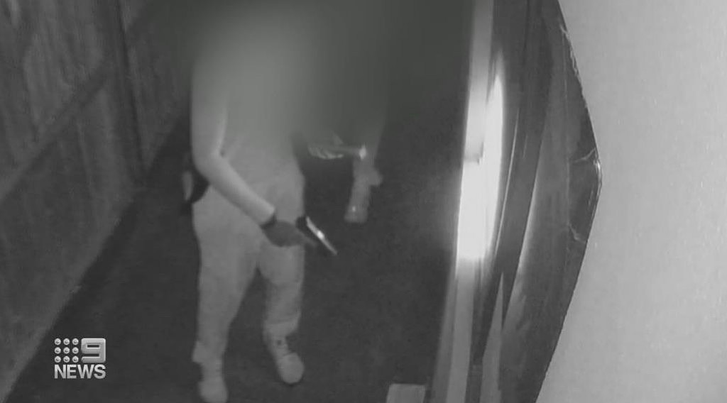 3名青少年试图强闯西悉尼民宅！手里还拿着刀和枪，屋主都被吓坏了（组图） - 2