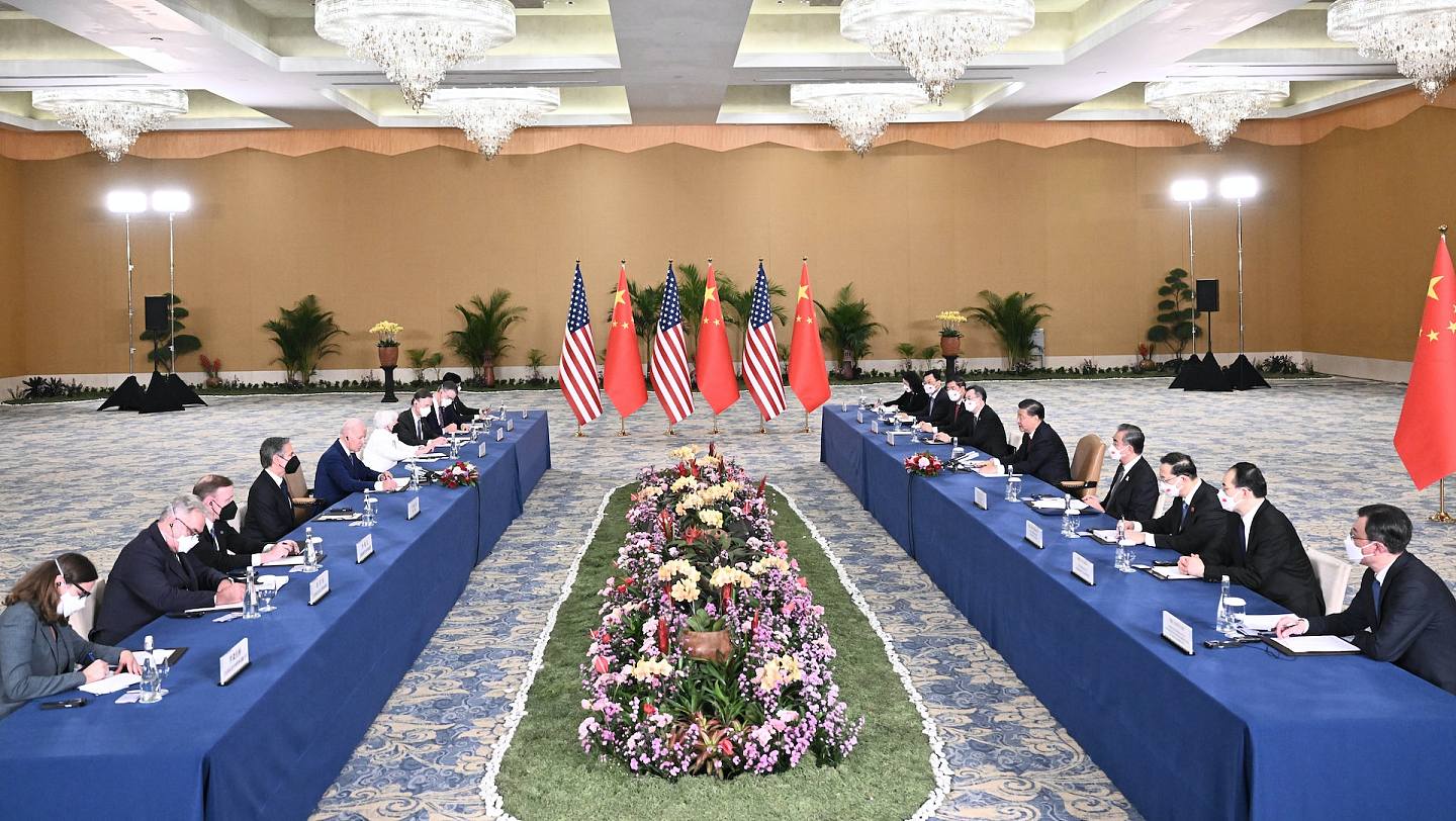 11月14日，国家主席习近平在印度尼西亚峇里岛同美国总统拜登举行会晤。 （新华社）