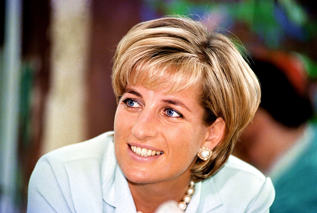 已故英國黛安娜王妃（Princess Diana）1992年與查爾斯離婚後，馬上扔掉睡了11年的桃花心木雙人床，還下令燒毀查爾斯的物品。（資料照／TPG、達志影像）