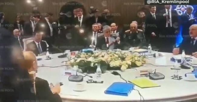普京爆气摔笔影片！集安成员国会议变调（视频/图） - 2