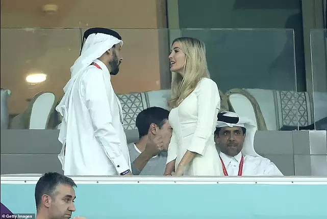 伊万卡夫妇带娃与卡塔尔首相看球，谁说大女儿像妈？三娃都像爸（组图） - 7