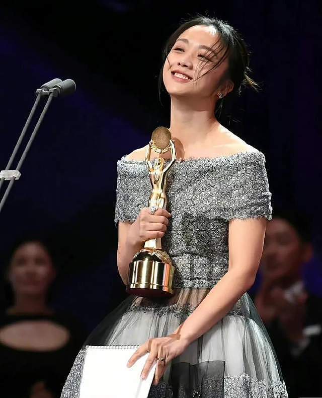 汤唯问鼎韩国青龙奖影后，从不为迎合韩国人学韩语，获奖感谢中国父母（组图） - 12