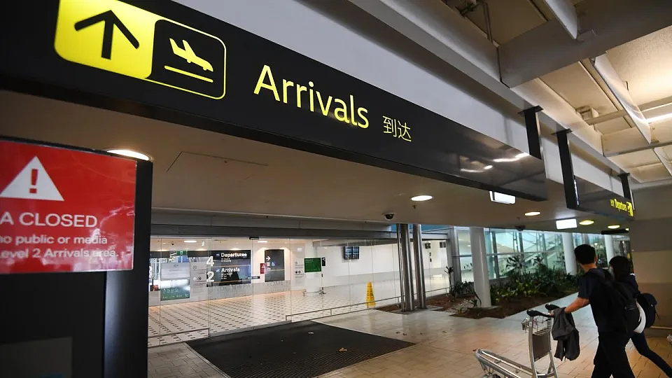 澳机场出现安全漏洞！多人被扣留，部分航班延误（组图） - 2